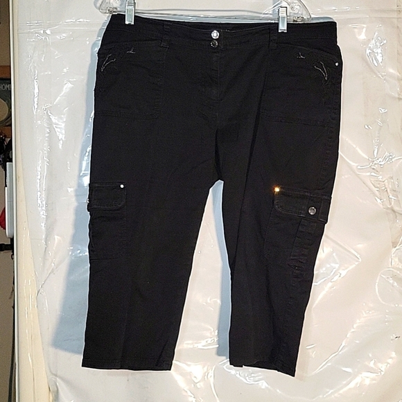 WHBM Capri Pants Embellished Cargo Pockets Black Size 12W - Picture 1 of 9